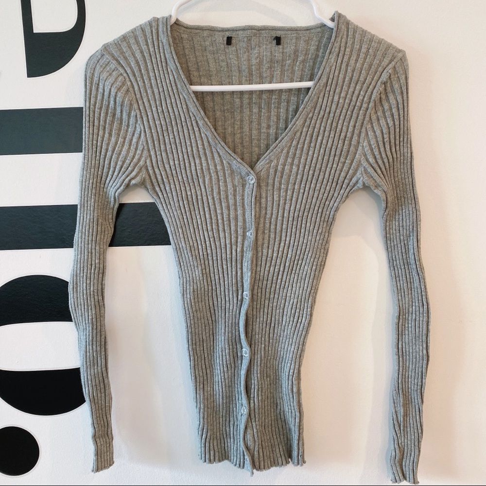 Stretchy Sweater in Color Gray